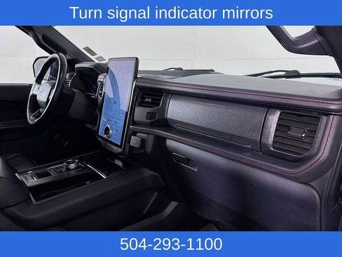 Used 2022 Ford Expedition Limited image 32