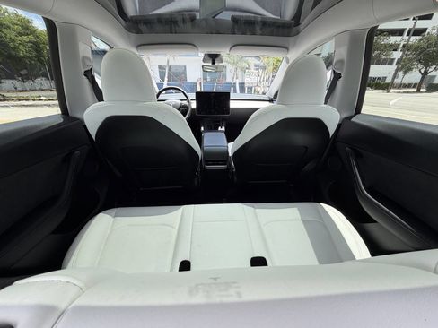 Used 2023 Tesla Model Y Long Range AWD/4WD image 17