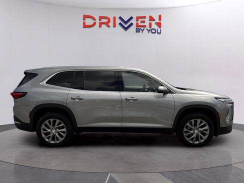 Used 2026 Buick Enclave Preferred FWD image 6