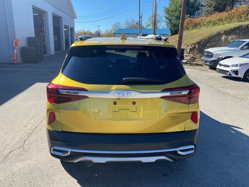 Used 2022 Kia Seltos SX w/ Sunroof Package image 4