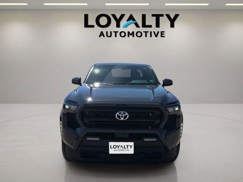 Used 2025 Toyota Tacoma SR5 image 8