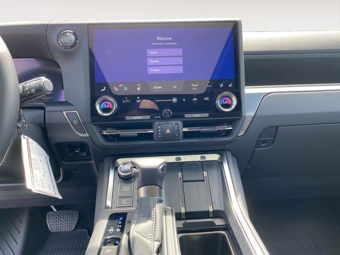 Used 2026 Lexus GX 550 w/ Accessory Package (2T) AWD/4WD image 13