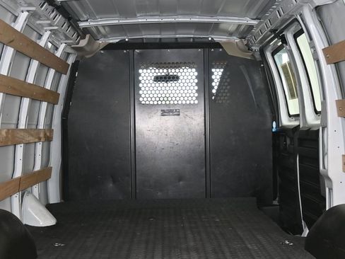 Used 2024 Chevrolet Express 2500 w/ Driver Convenience Package image 32