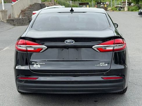 Used 2019 Ford Fusion SE FWD image 4