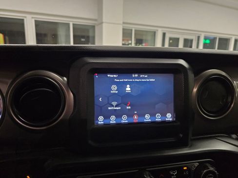 Used 2023 Jeep Gladiator Sport AWD/4WD image 26