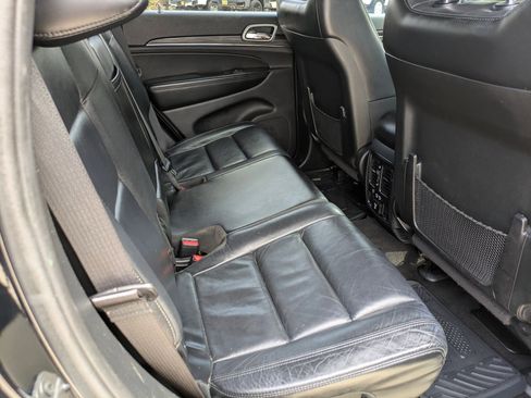 Used 2019 Jeep Grand Cherokee Limited image 26