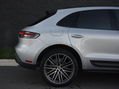 Certified 2026 Porsche Macan image 42