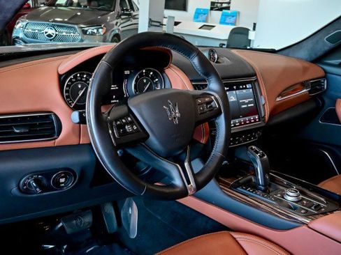Used 2022 Maserati Levante GT image 14