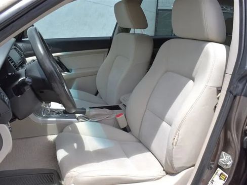 Used 2008 Subaru Outback 2.5i L.L. Bean AWD/4WD image 11