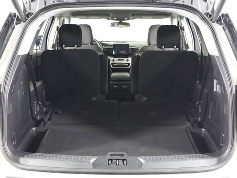 Used 2020 Ford Explorer XLT w/ Comfort Package image 19