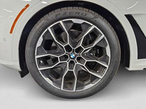New 2025 BMW X7 M60i w/ M Sport Professional Package image 16