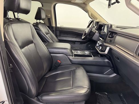 Used 2024 Ford Expedition Max XLT image 12