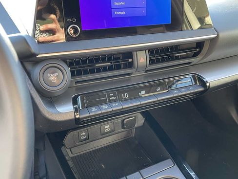 Used 2025 Toyota Prius LE FWD image 27
