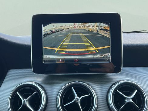 Used 2016 Mercedes-Benz GLA 250 image 30