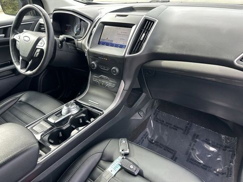 Used 2020 Ford Edge SEL image 18