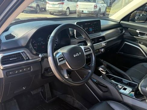 Certified 2022 Kia Telluride EX w/ EX Premium Package image 9