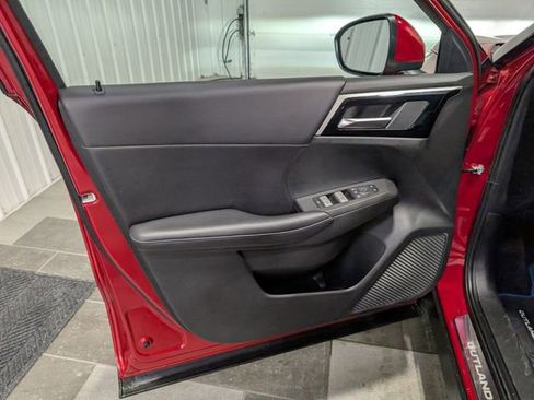 Used 2023 Mitsubishi Outlander SE image 12