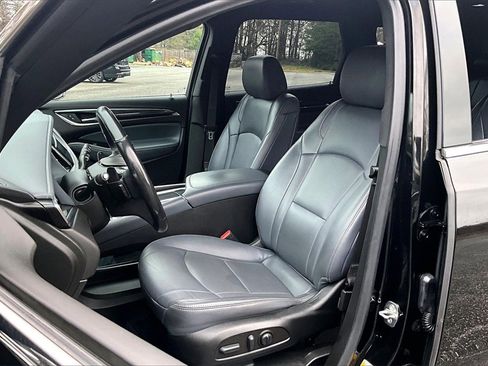 Certified 2022 Buick Enclave Essence w/ Experience Buick Package image 19