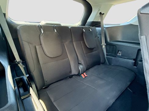 Used 2022 Ford Explorer XLT AWD/4WD image 25