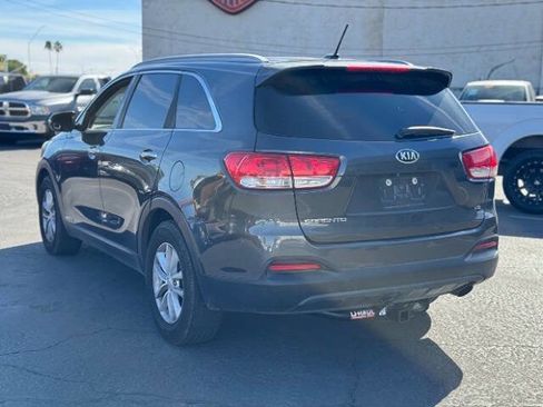 Used 2017 Kia Sorento AWD image 6