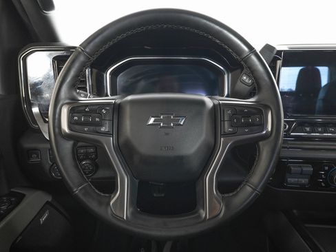 Used 2024 Chevrolet Silverado 2500 ZR2 w/ Technology Package image 18