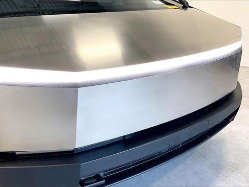 Used 2024 Tesla Cybertruck AWD Crew Cab image 5