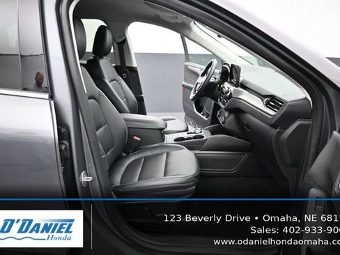Used 2022 Ford Escape Titanium AWD/4WD image 40