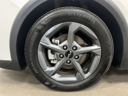 Used 2025 Kia K4 LXS image 12