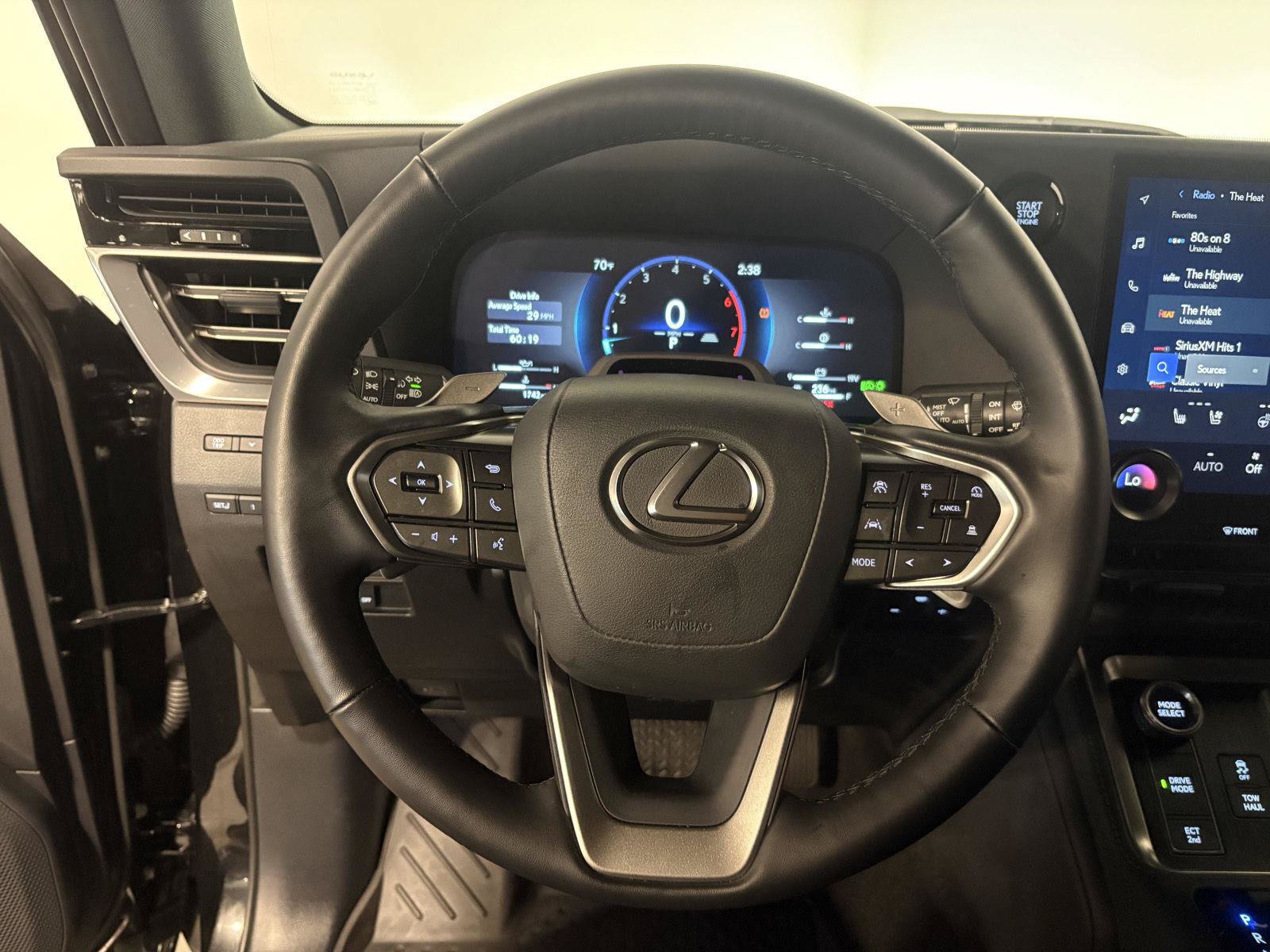 Used 2026 Lexus GX 550 w/ Accessory Package (2T) AWD/4WD image 19