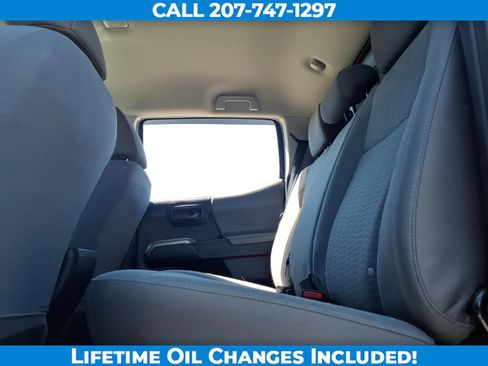 Used 2016 Toyota Tacoma SR5 w/ SR5 Appearance Package (SN) image 13