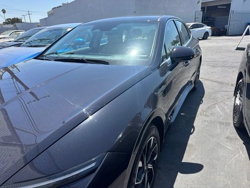 Used 2025 Hyundai Sonata SEL FWD image 2