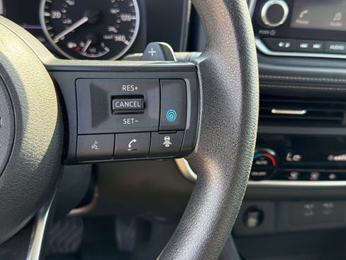 Used 2024 Nissan Rogue SV AWD/4WD image 15