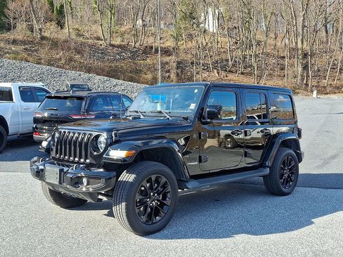 Used 2021 Jeep Wrangler Unlimited Sahara AWD/4WD image 6