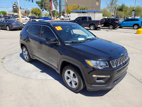Used 2018 Jeep Compass Latitude image 4