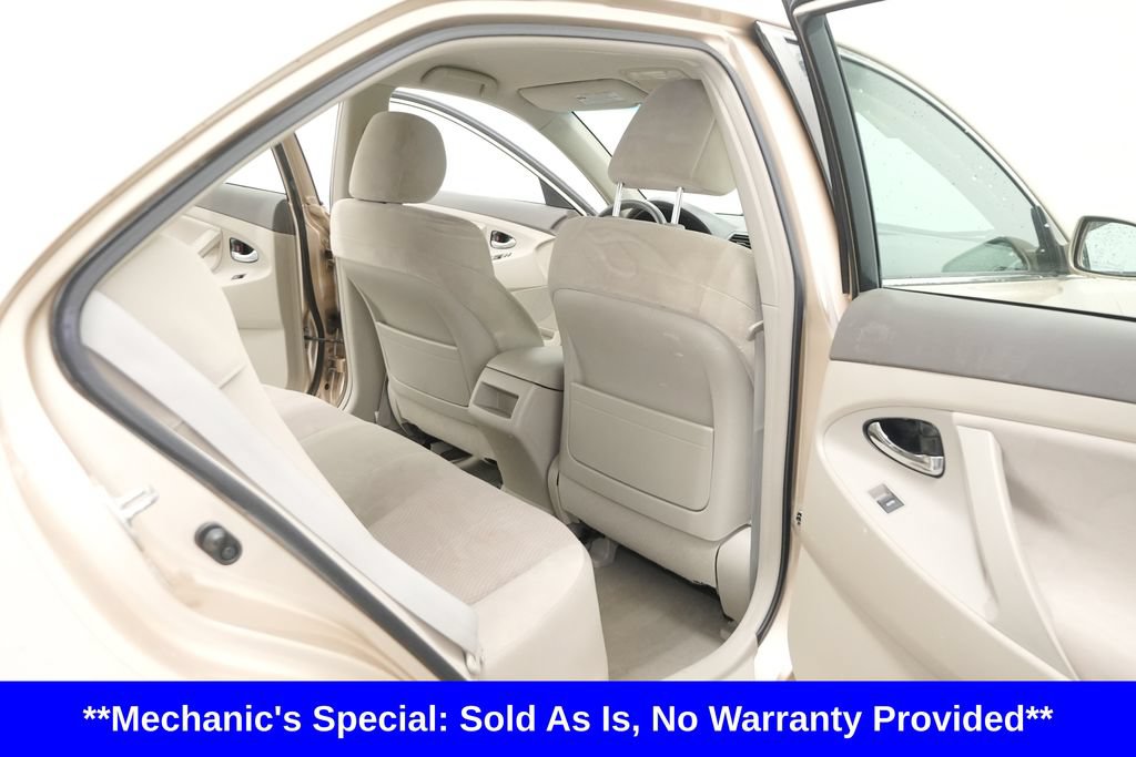 Used 2010 Toyota Camry LE FWD image 20