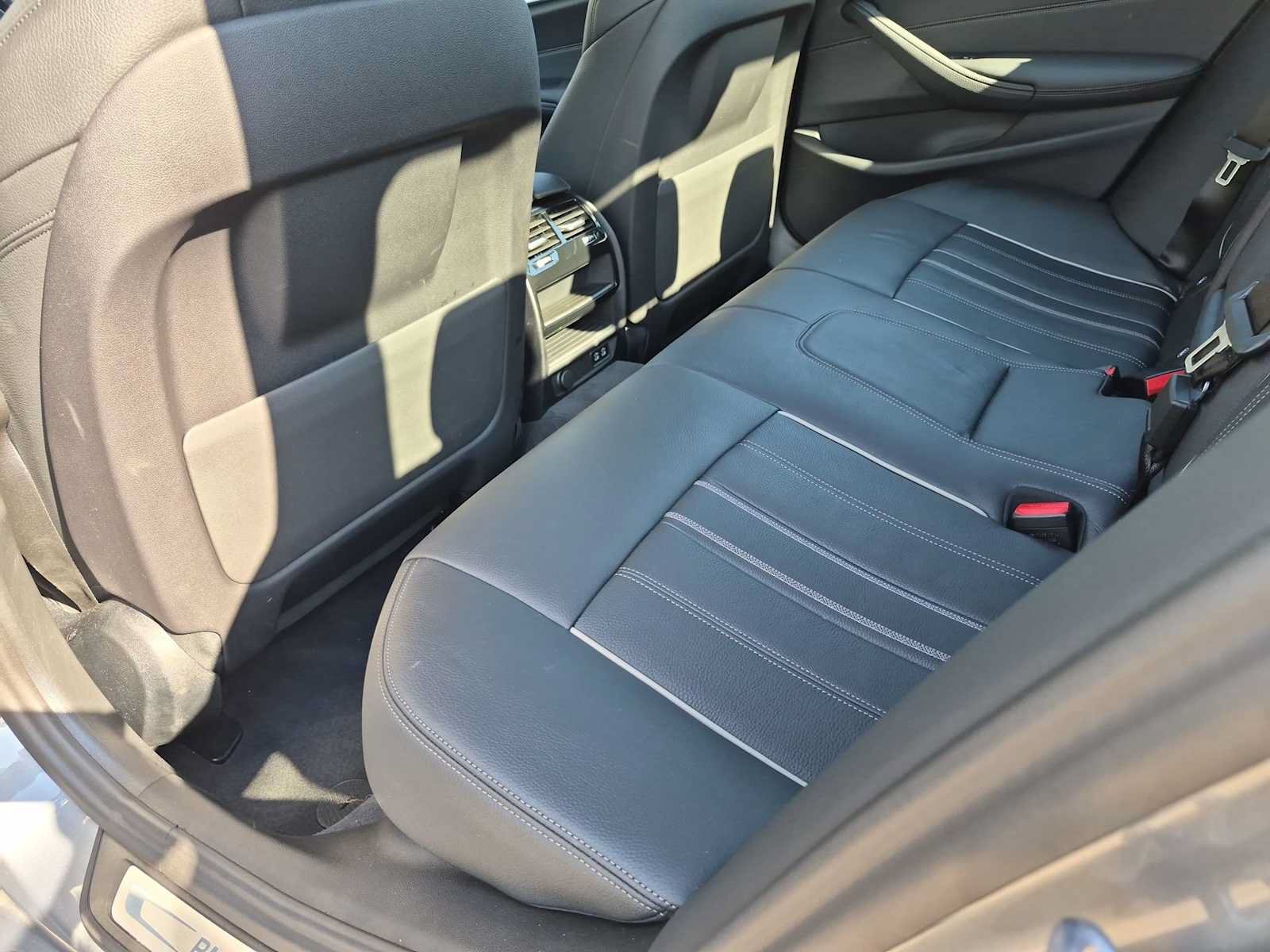 Used 2023 BMW 530e xDrive w/ Convenience Package AWD/4WD image 14