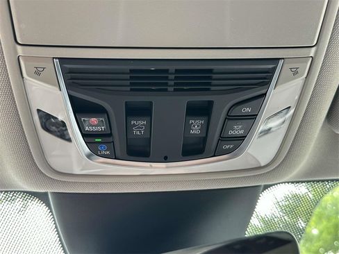 Certified 2023 Acura MDX SH-AWD w/ Technology Package image 15