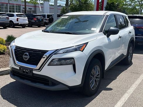 Used 2023 Nissan Rogue S AWD/4WD image 3