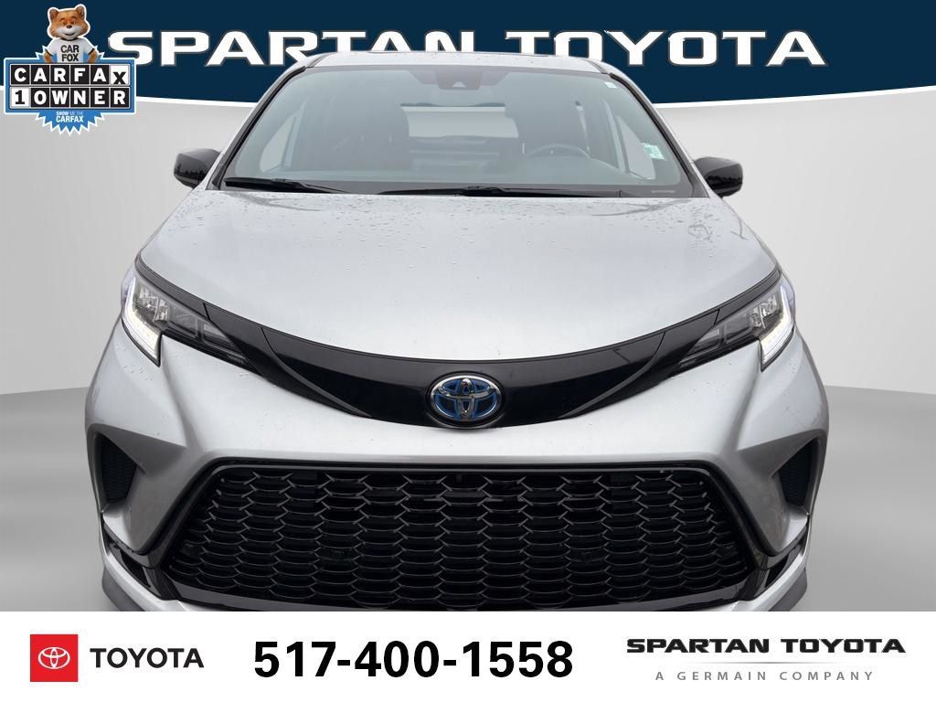Used 2025 Toyota Sienna XSE AWD/4WD image 10