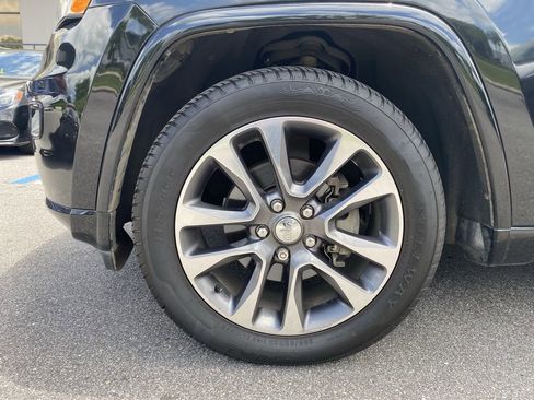 Used 2018 Jeep Grand Cherokee Overland RWD image 19