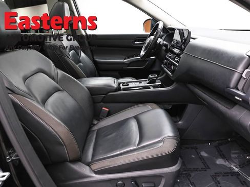 Used 2023 Nissan Pathfinder SL w/ SL Premium Package image 25