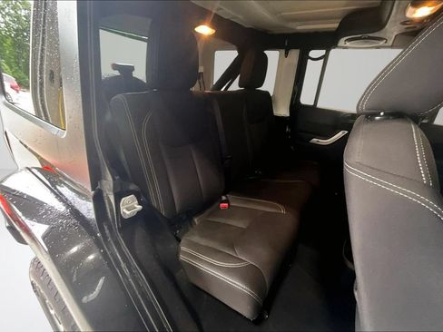 Used 2014 Jeep Wrangler Unlimited Sahara AWD/4WD image 22