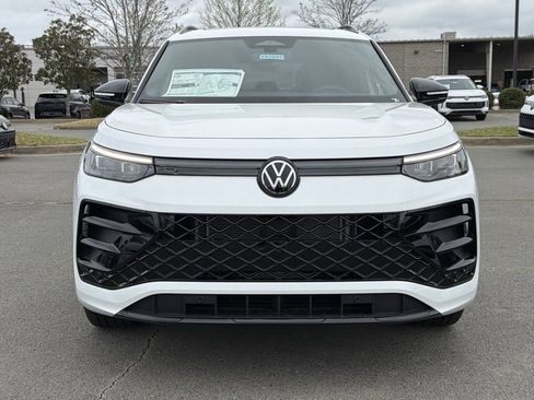 New 2026 Volkswagen Tiguan SE R-Line FWD image 8