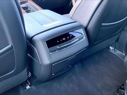 Used 2023 Cadillac Escalade Premium Luxury RWD image 10