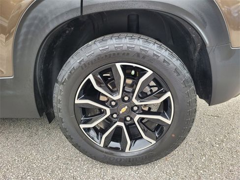 Used 2022 Chevrolet TrailBlazer ACTIV w/ Technology Package image 16