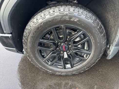 Used 2023 GMC Sierra 1500 Elevation image 28