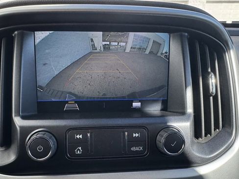 Used 2022 Chevrolet Colorado LT w/ LT Convenience Package image 21