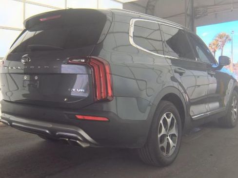 Used 2021 Kia Telluride EX image 3
