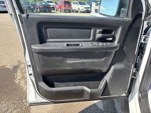 Used 2018 RAM 1500 ST w/ SXT Appearance Group AWD/4WD image 7