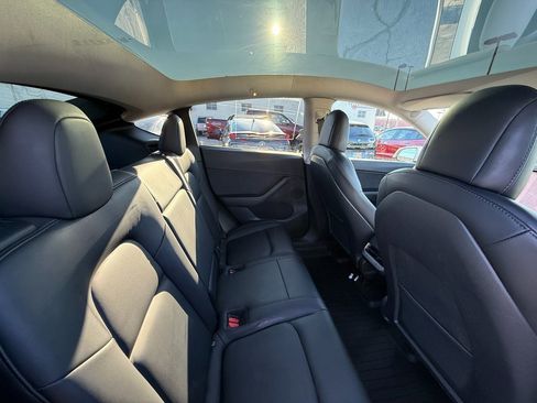 Used 2020 Tesla Model Y Long Range image 19